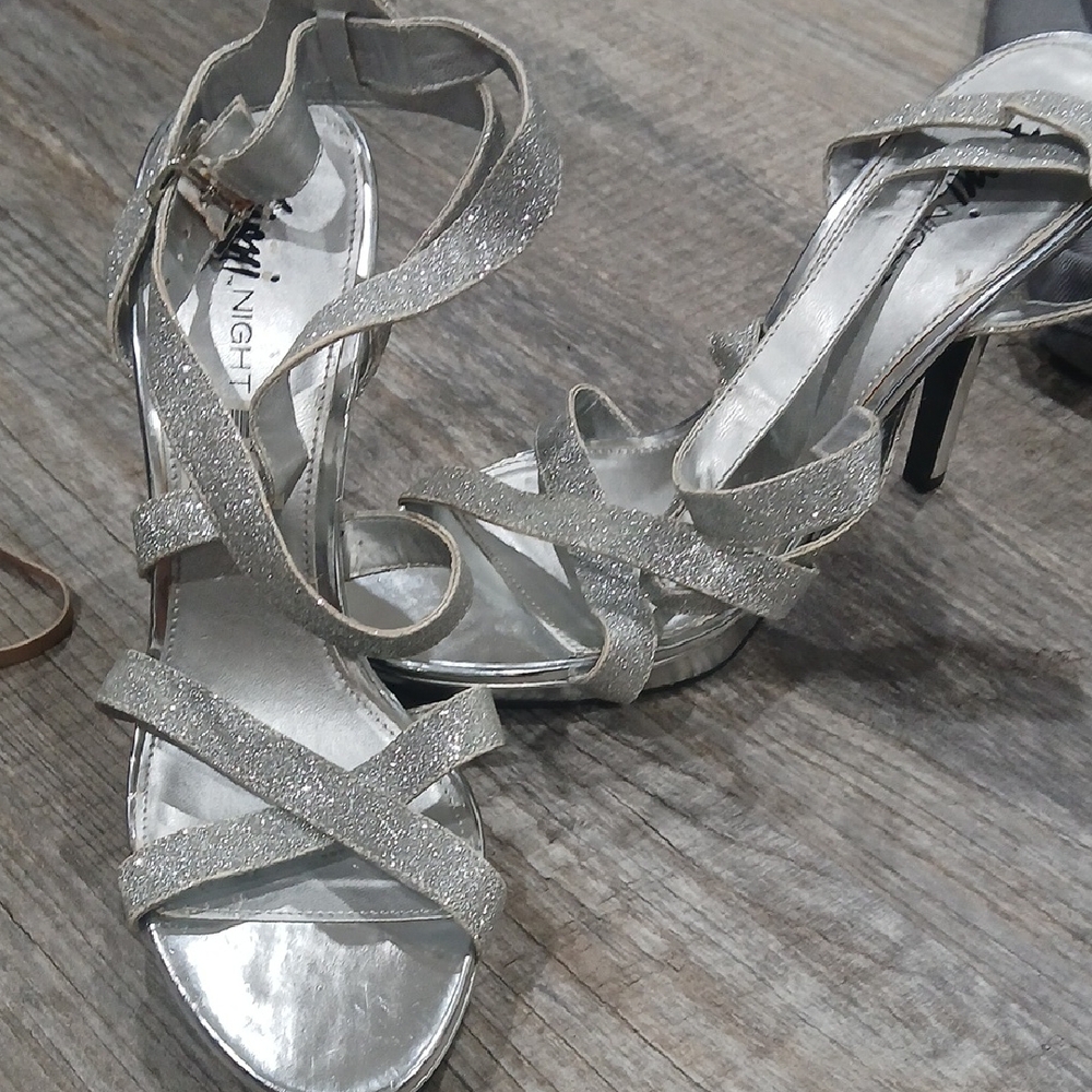 FIONI Clothing Shimmering Silver Strappy Heels
